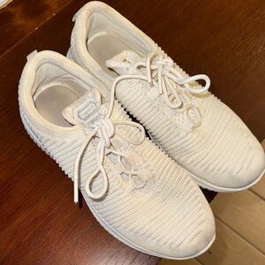 Riemot White Textured Running Sneakers